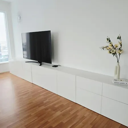 Tornimaee Floor 13 Апартаменты Таллин